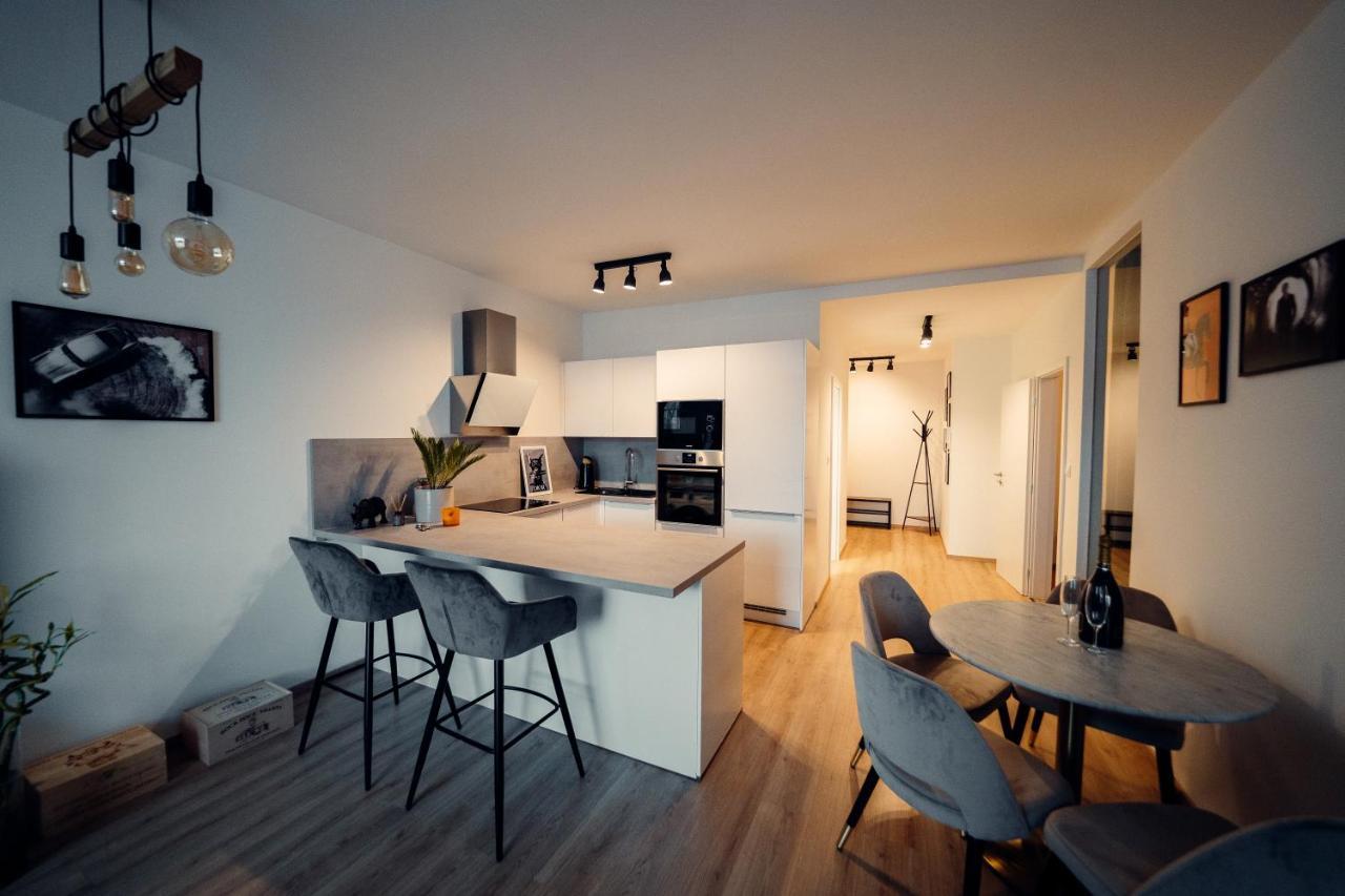 Tiffany Apartment Hotel Bratislava Extérieur photo