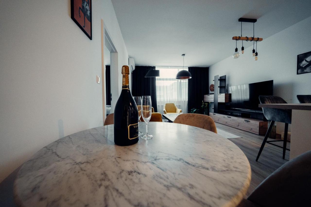 Tiffany Apartment Hotel Bratislava Extérieur photo