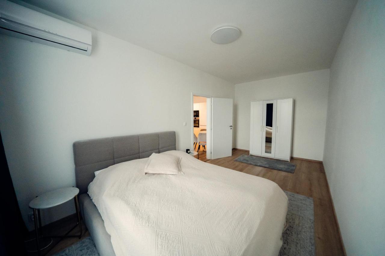 Tiffany Apartment Hotel Bratislava Extérieur photo