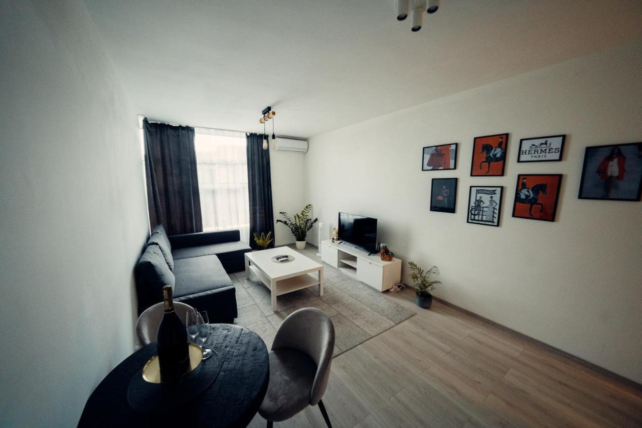 Tiffany Apartment Hotel Bratislava Extérieur photo