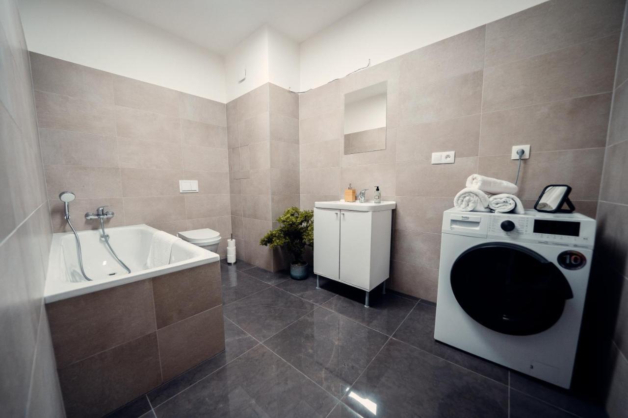 Tiffany Apartment Hotel Bratislava Extérieur photo